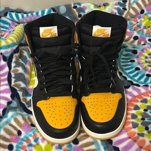 Jordan 1 yellow white and black size 10 men’s